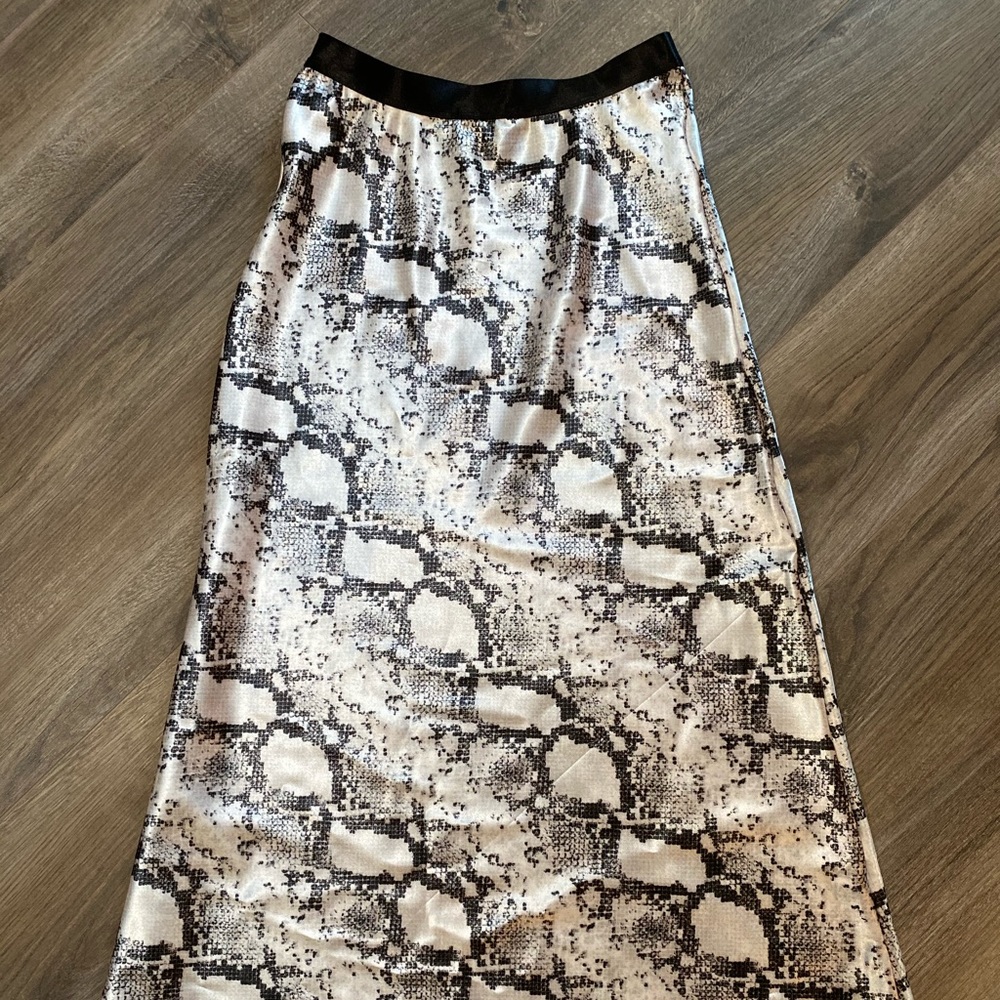Victoria Secret Skirt Size Small